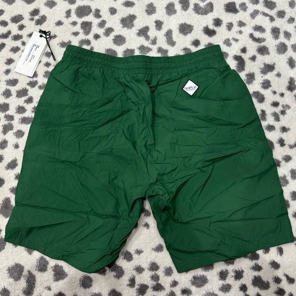 Men’s FairPlay Green Windbreaker Shorts - NWT - Size Large - Picture 7 of 8